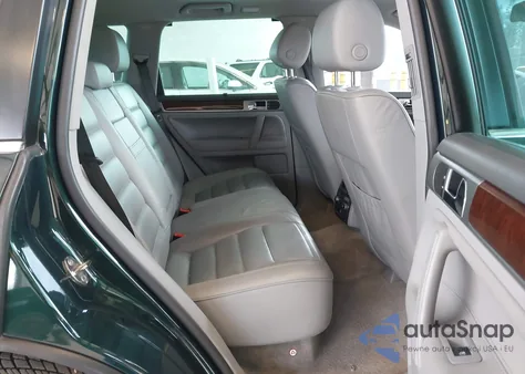 2005 Volkswagen Touareg V8 z USA, uszkodzony, nr VIN WVGMM77L65D008503